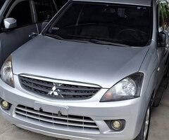 售Mitsubishi,三菱,zinger廂型車,自排,2.4L,5人座,超低里程,原鈑件,可客貨兩用,商用車