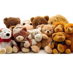 夾娃娃、絨毛玩偶、動物娃娃、卡漫周邊、扭蛋食玩的場主或台主及員工和工讀生，要參加工會投保勞健保，應加入台北市圖書文具運送業職業工會