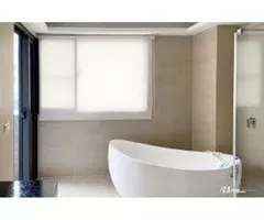 浴室有窗等著被看光?別擔心!找【富居窗簾】小豪