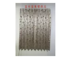 富居窗簾豐原店》比大賣場同性質便宜，做工更精美，專人免費到府安裝。