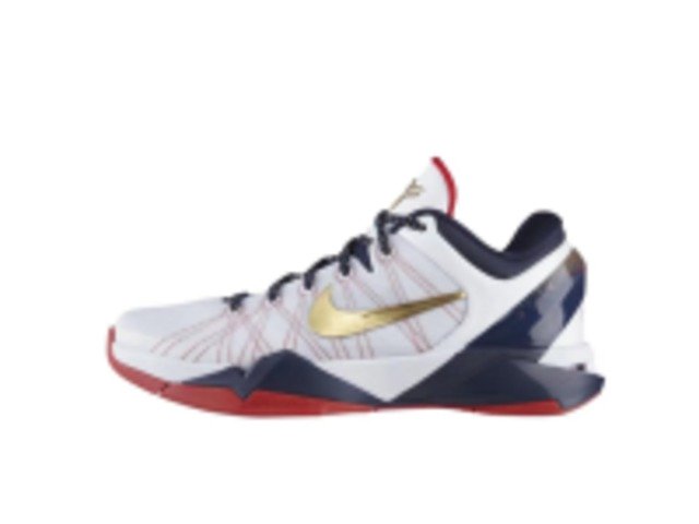 Kobe 6 到 Kobe 7：科比球鞋的進化之旅與性能巔峰