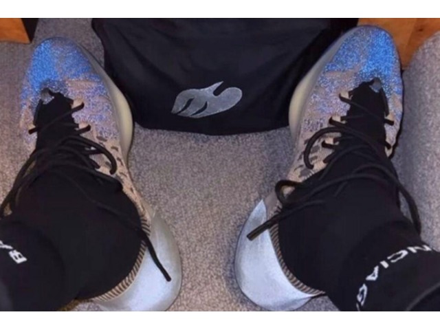 「最火」Yeezy Kaws鞋帶綁法