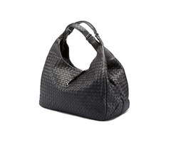 探索時尚新境界：Bottega Veneta 編織包（BV Bag）的獨特魅力與購買指南