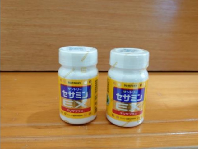 蜂王乳 + 芝麻明EX：熟齡女性保養雙重功效