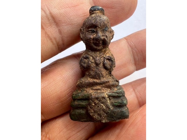 泰國古曼童龍婆爹金童子招財童子神牌龍波爹古曼童龍婆爹親自督造聖物供請自三岩寺瓦三安本廟照供請者心存善念得大自在 佛曆約2503年
