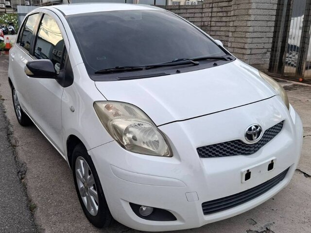 超便宜代步車,Toyota,豐田,Yaris,5門,1.5L,白色,自排,省油,省稅金,黑色皮椅,要買要快