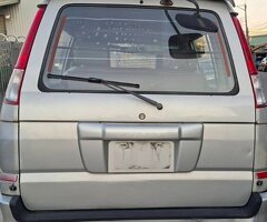超便宜廂型車,三菱,Freeca,自排,2.0L,5人座,低里程,可客貨兩用